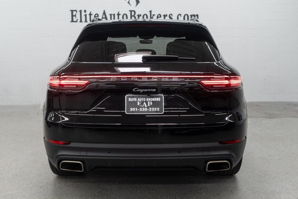 Used 2023 Porsche Cayenne AWD/4WD image 4