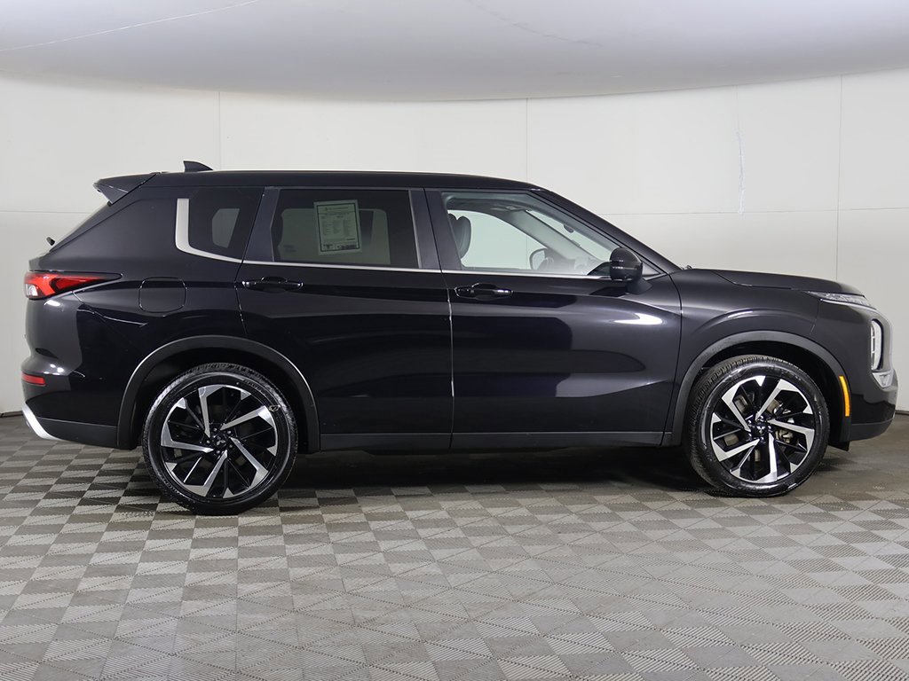 Used 2024 Mitsubishi Outlander SE image 15