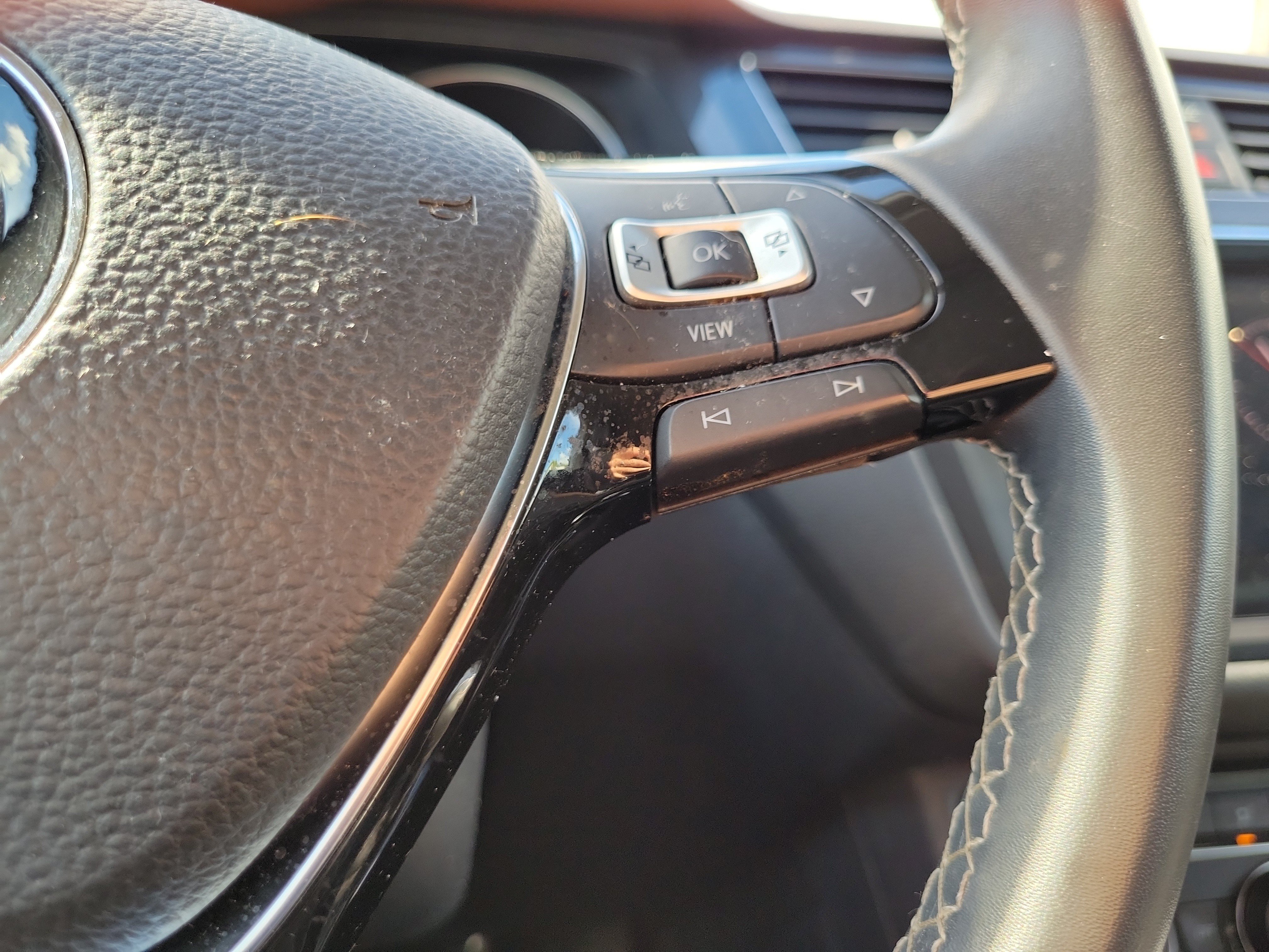 Used 2021 Volkswagen Tiguan SE FWD image 19