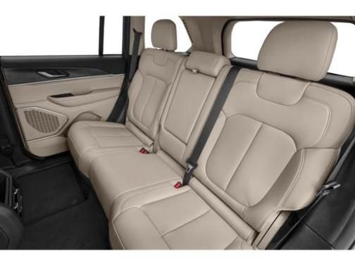 Used 2023 Jeep Grand Cherokee Limited w/ Luxury Tech Group II RWD image 14