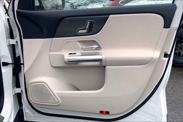 Used 2025 Mercedes-Benz GLA 250 4MATIC image 18