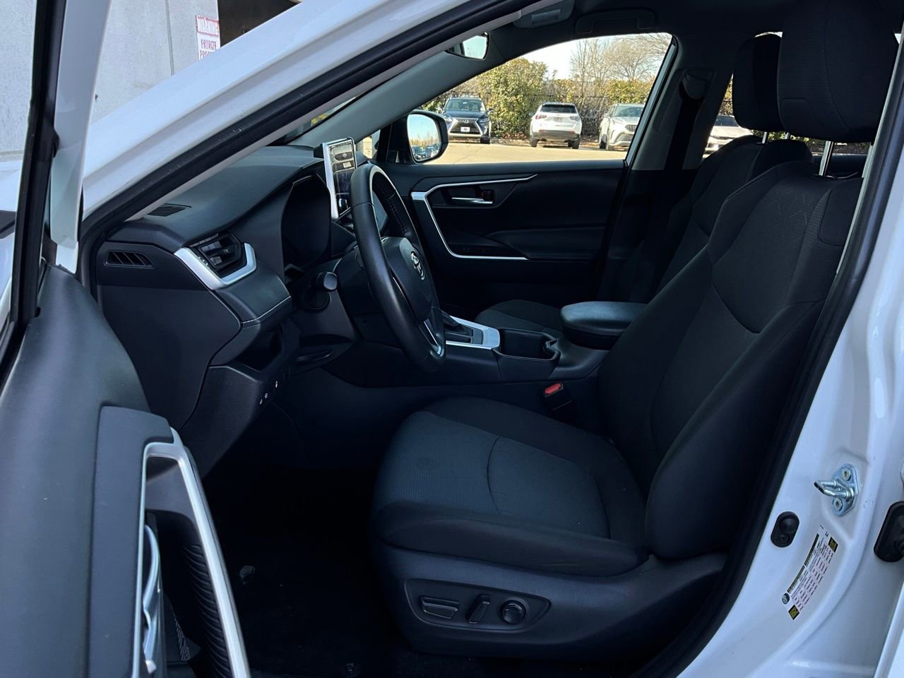 Used 2025 Toyota RAV4 XLE image 10