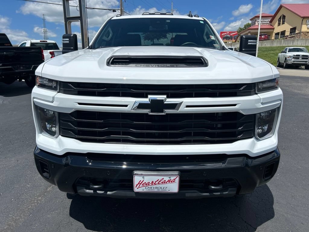 Used 2025 Chevrolet Silverado 2500 Custom w/ Custom Value Package AWD/4WD image 2
