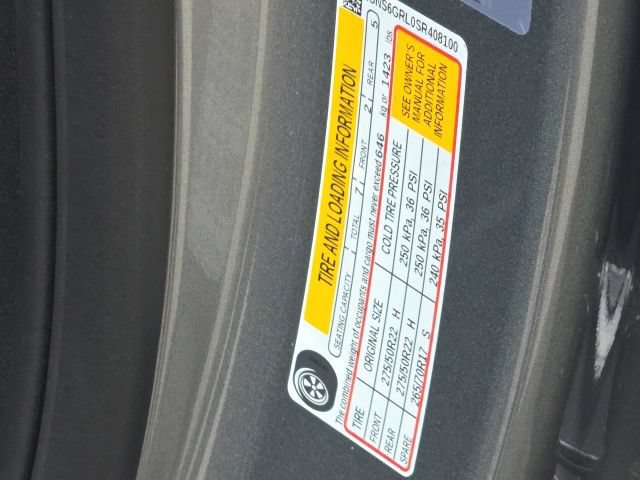 Used 2025 Chevrolet Suburban High Country AWD/4WD image 38