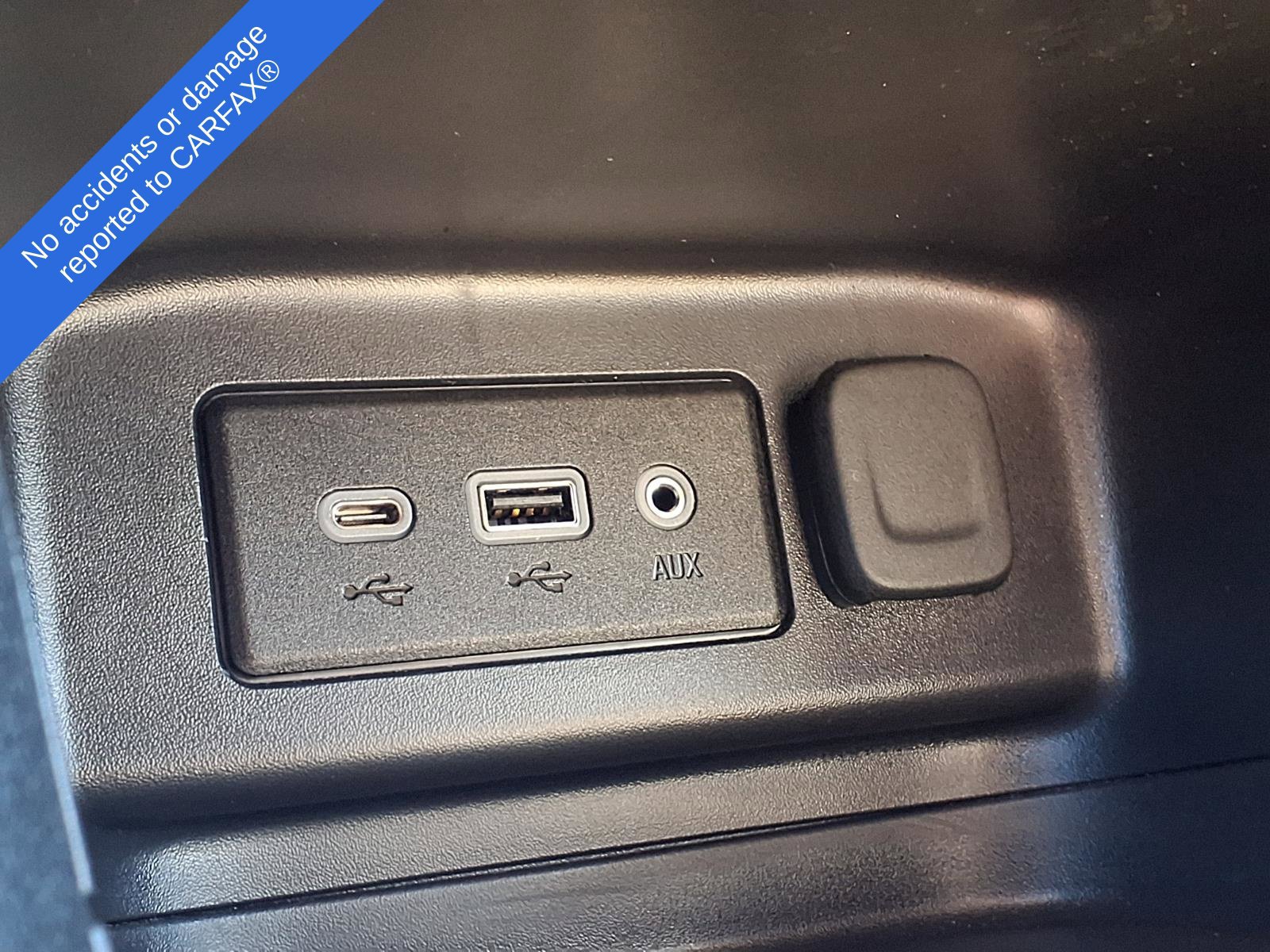 Used 2024 Chevrolet Equinox LT w/ LPO, Floor Liner Package FWD image 27