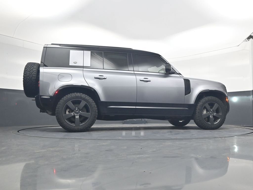 Used 2022 Land Rover Defender 110 X-Dynamic SE image 26