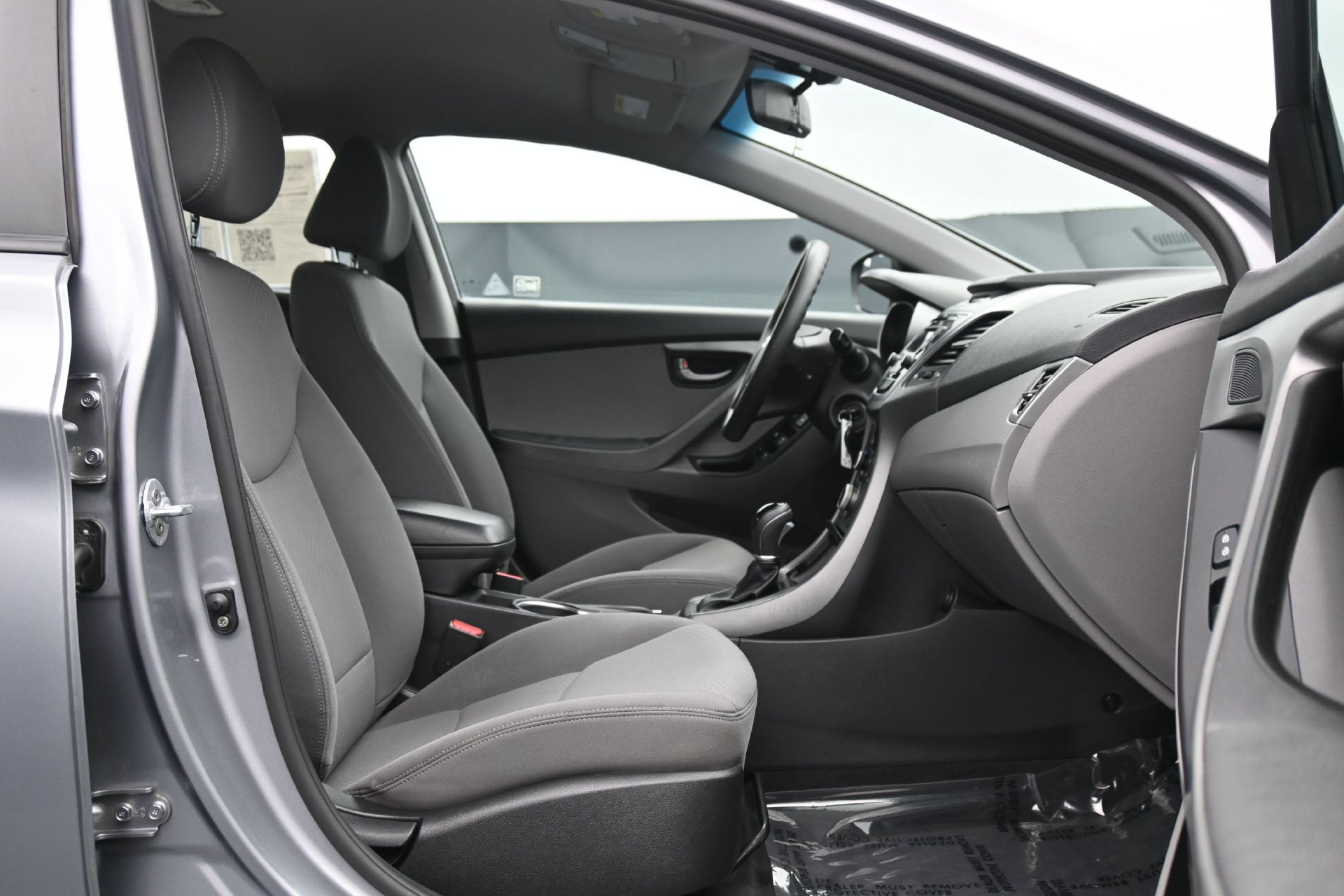 Used 2015 Hyundai Elantra SE FWD image 13