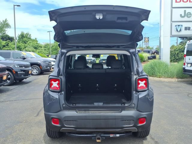 Certified 2023 Jeep Renegade Limited w/ Sun/Sound Group AWD/4WD image 7