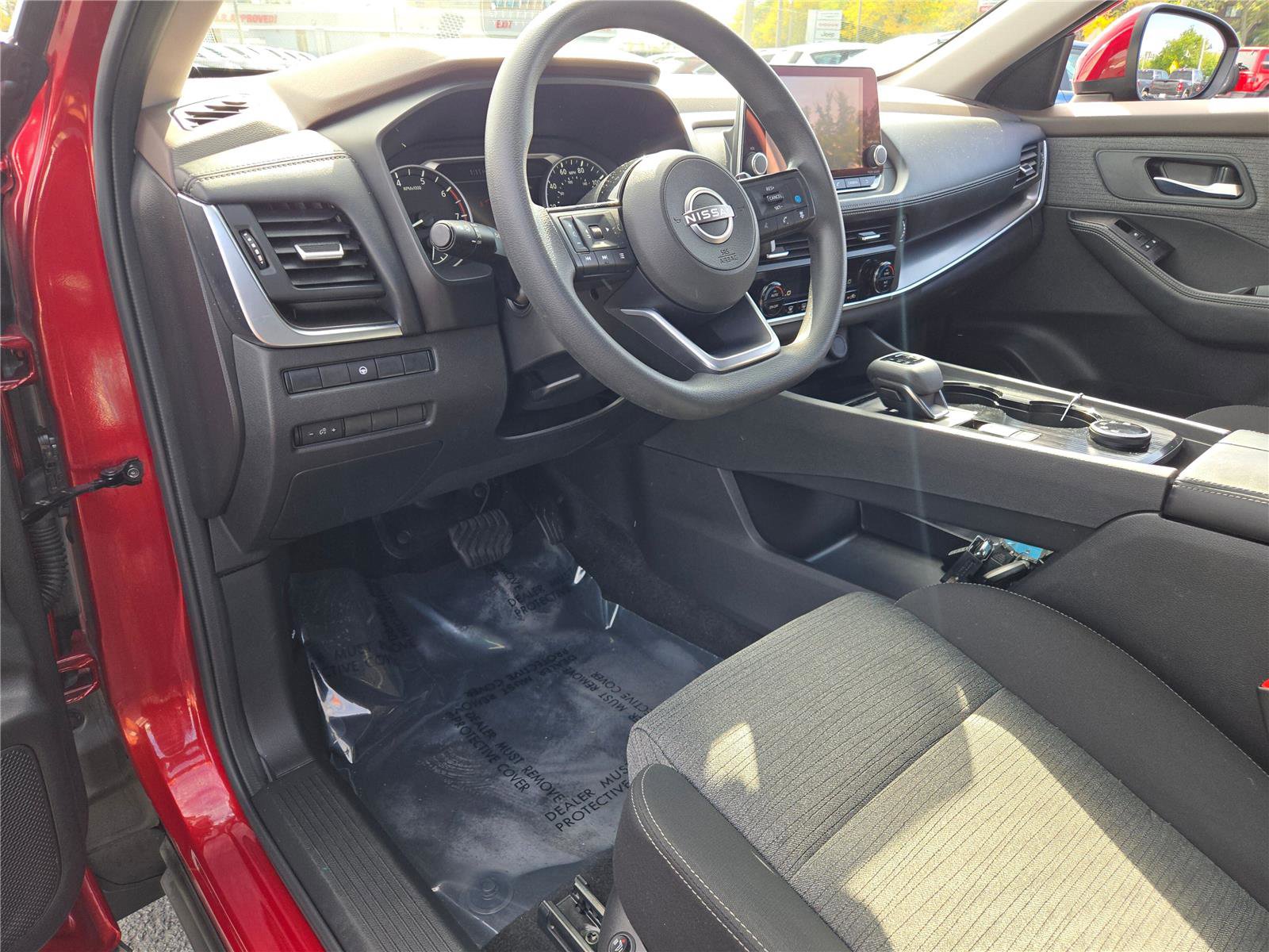 Used 2023 Nissan Rogue SV image 25