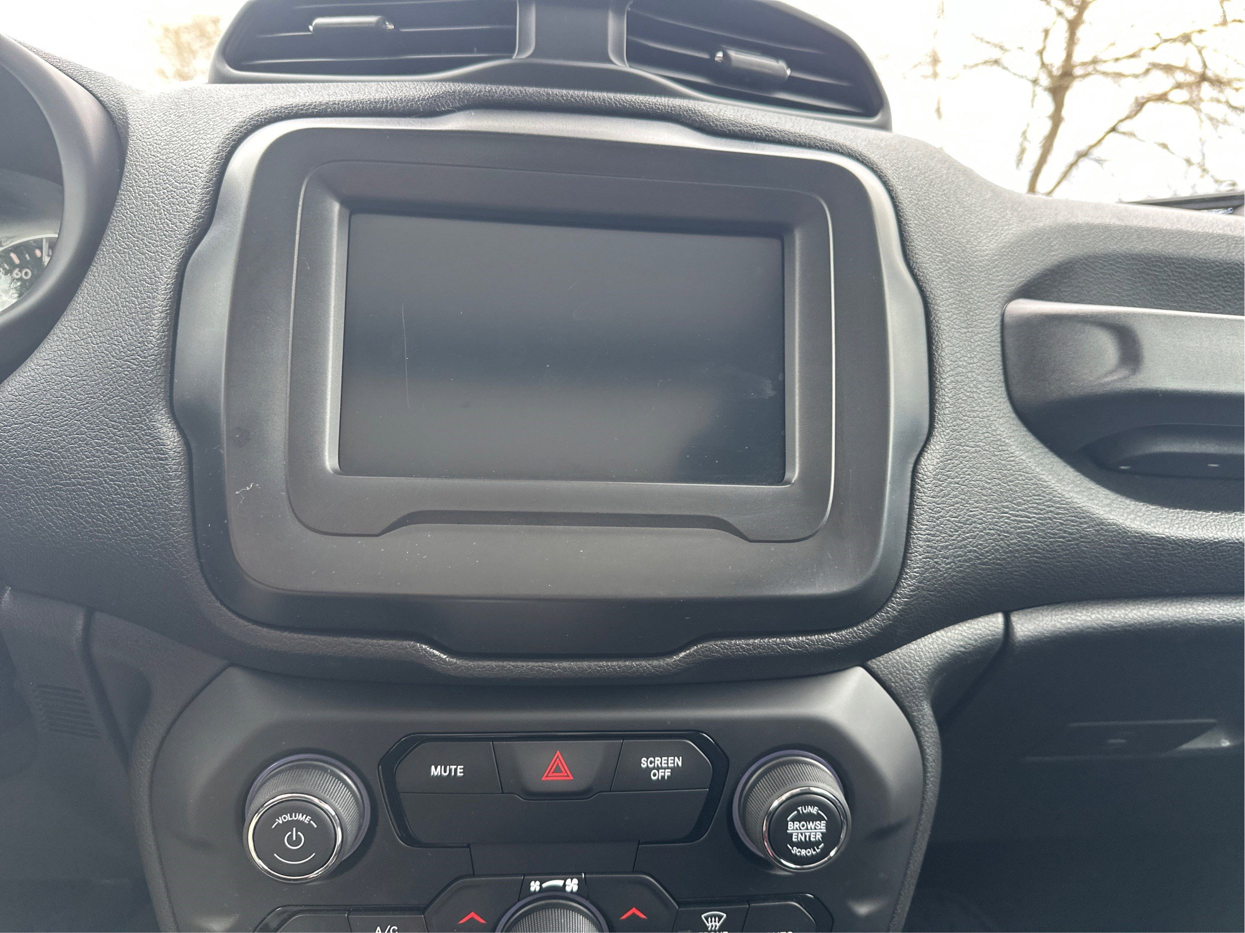 Used 2018 Jeep Renegade Trailhawk w/ Popular Equipment Group AWD/4WD image 14