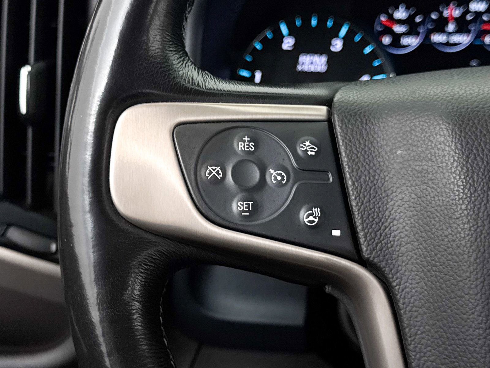 Used 2018 GMC Sierra 2500 Denali w/ Duramax Plus Package AWD/4WD image 34