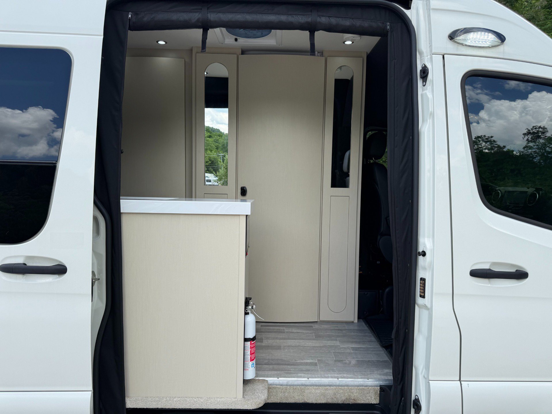 Used 2022 Mercedes-Benz Sprinter 3500 image 24