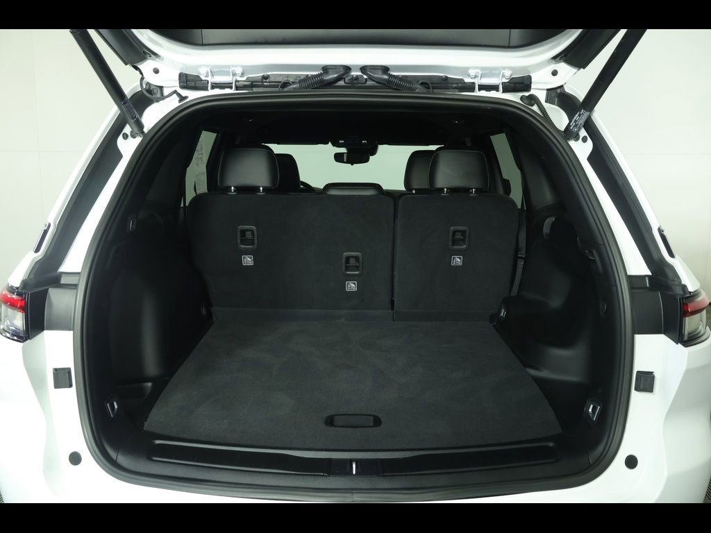 Used 2023 Jeep Grand Cherokee Altitude image 9