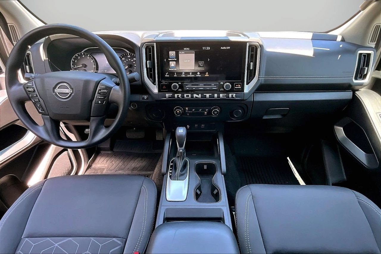 Used 2025 Nissan Frontier SV RWD image 14