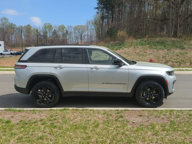New 2026 Jeep Grand Cherokee Limited w/ Limited Altitude Package AWD/4WD image 14