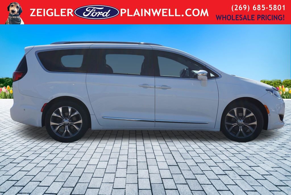 Used 2019 Chrysler Pacifica Limited w/ Advanced Safetytec Group FWD image 6