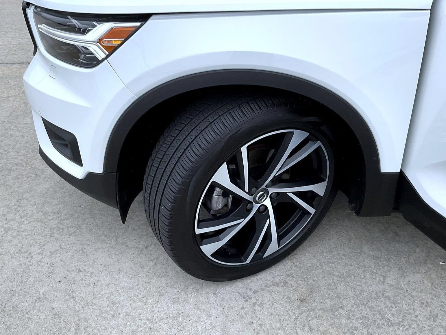 Used 2020 Volvo XC40 T5 R-Design AWD/4WD image 24