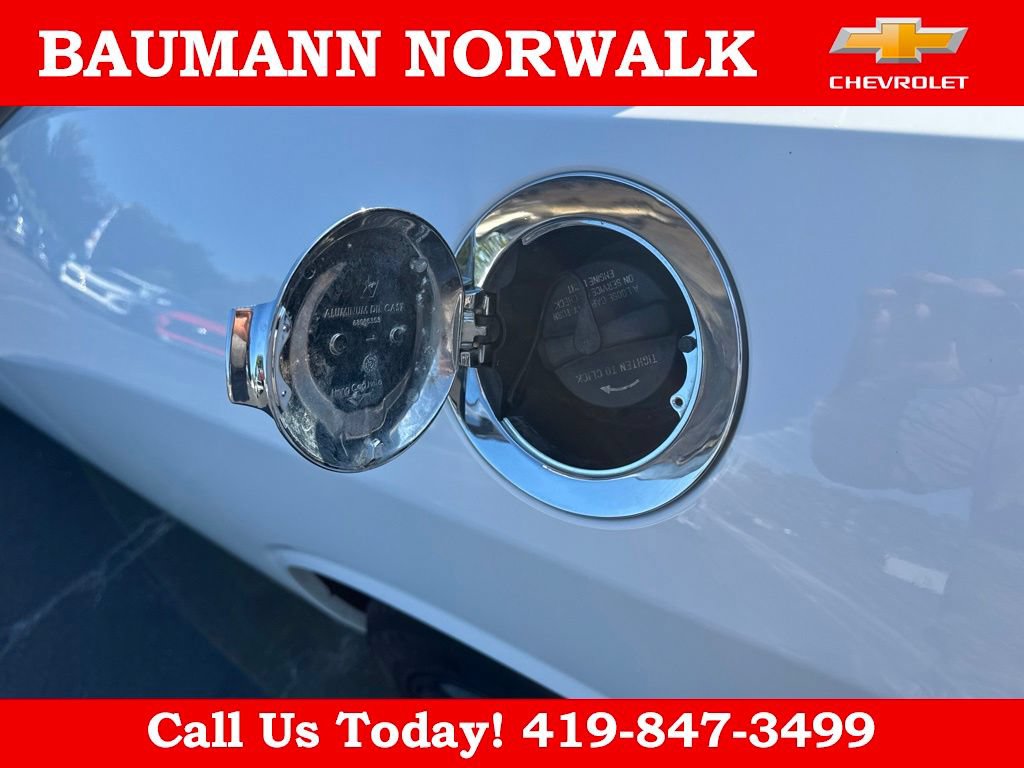 Used 2013 Dodge Challenger SXT RWD image 11