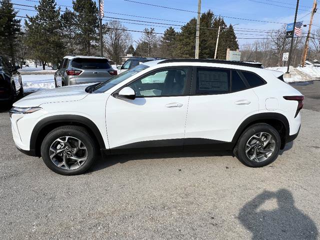 New 2026 Chevrolet Trax LT w/ Driver Confidence Package image 2