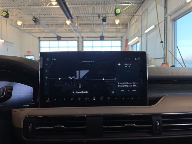 Used 2023 Lincoln Corsair Reserve w/ Equipment Group 201A image 21