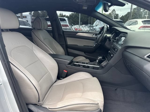 Used 2017 Hyundai Sonata Limited 2.0T FWD image 9