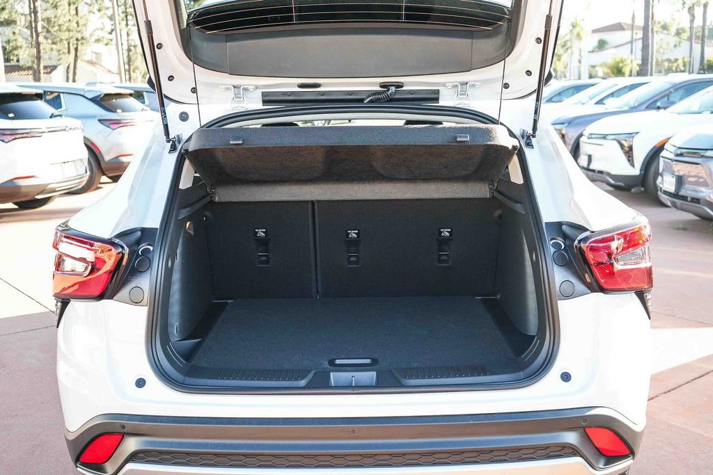 New 2026 Chevrolet Trax LT w/ Driver Confidence Package image 24