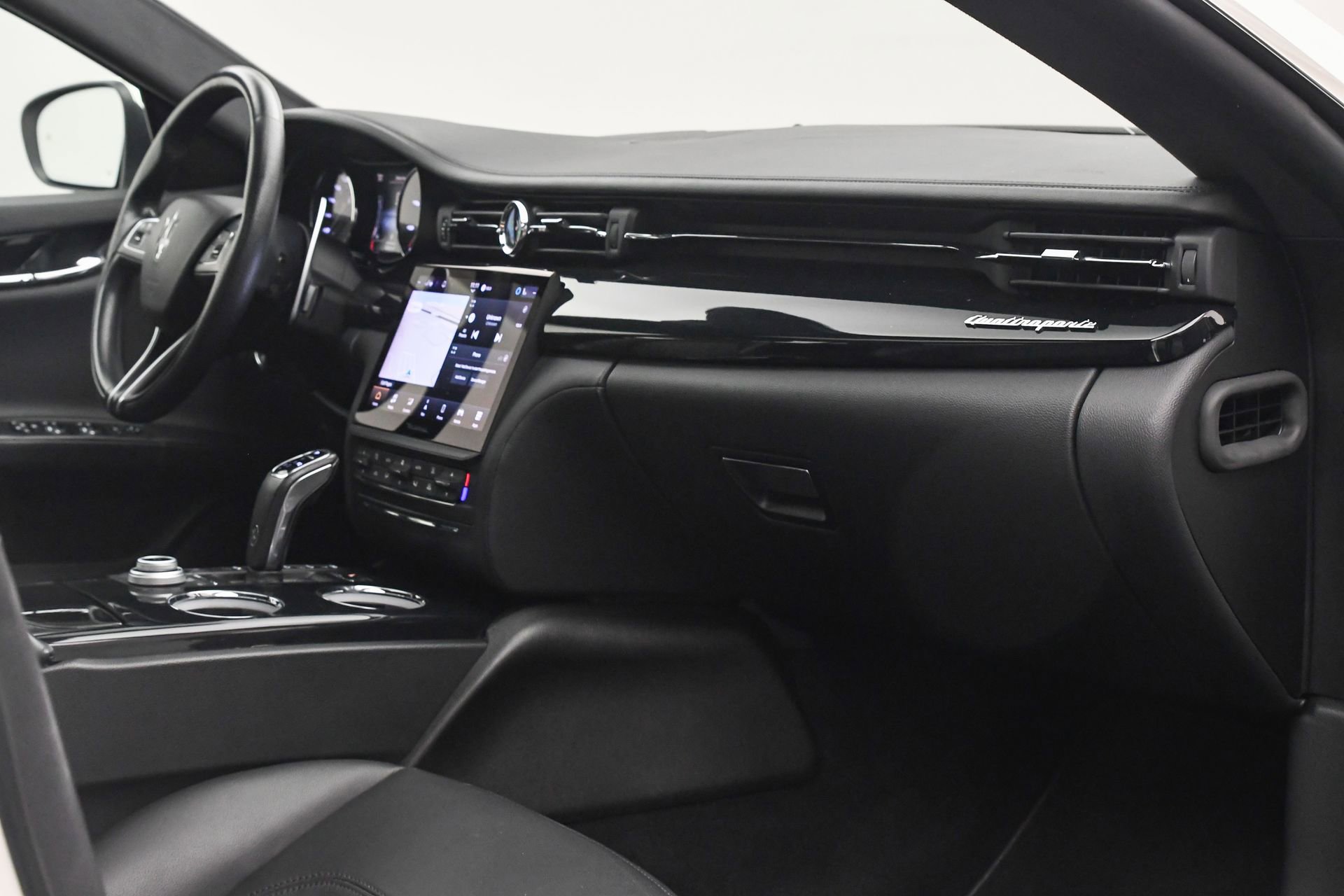 Used 2022 Maserati Quattroporte Modena Q4 image 19