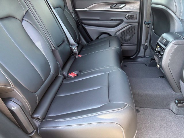 New 2026 Jeep Grand Cherokee Limited AWD/4WD image 18