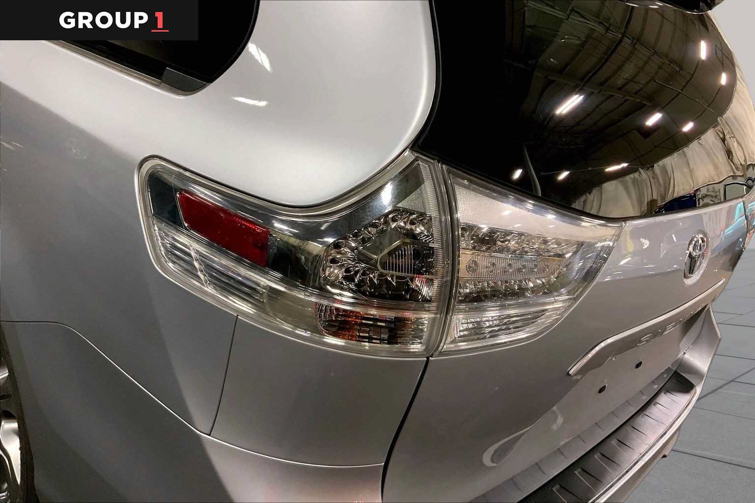 Used 2017 Toyota Sienna SE FWD image 29