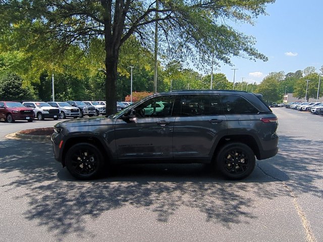 New 2026 Jeep Grand Cherokee Altitude RWD image 2