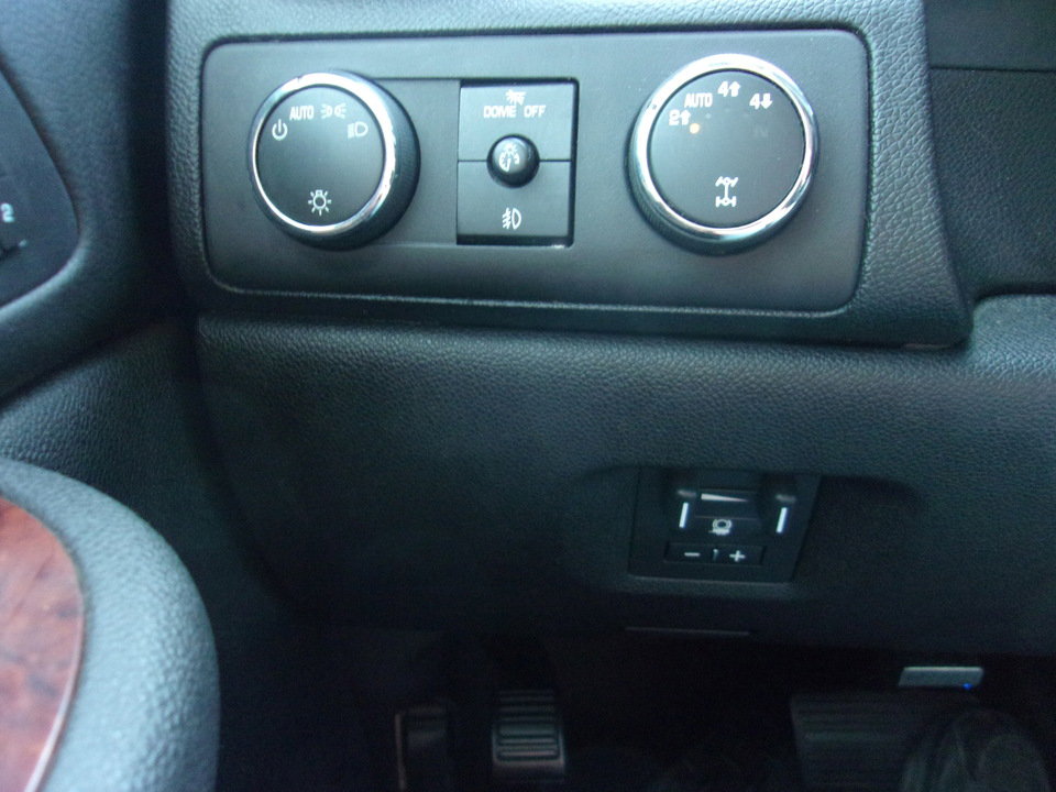 Used 2009 GMC Sierra 1500 SLT w/ Suspension Package, Off-Road image 19