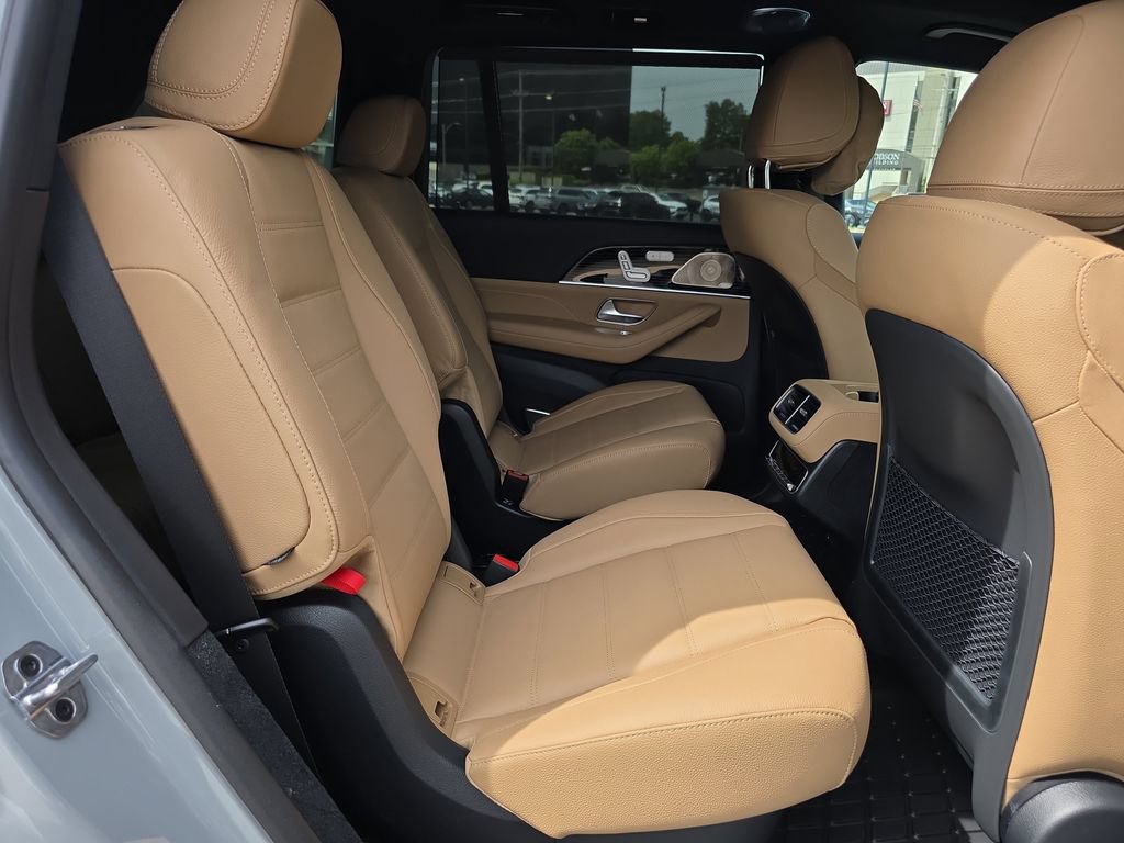 New 2026 Mercedes-Benz GLS 450 4MATIC image 16