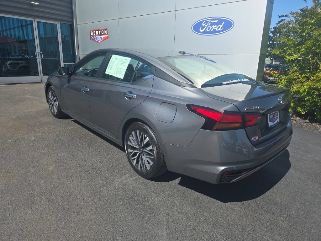 Used 2025 Nissan Altima 2.5 SV FWD image 11