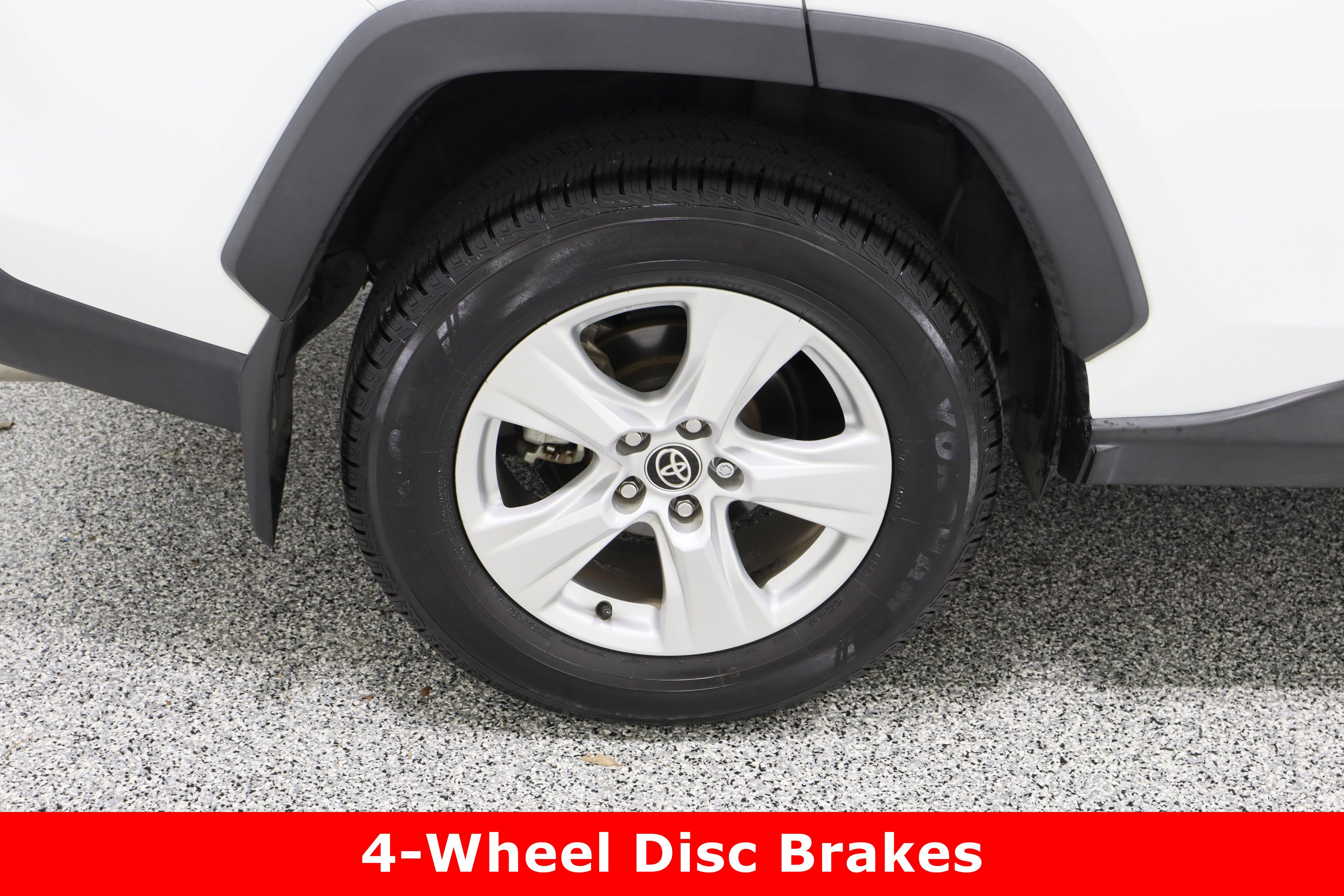 Used 2021 Toyota RAV4 XLE w/ Carpet Mat Package (TMS) image 6