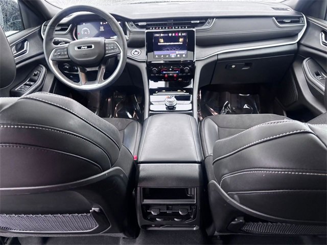 Used 2024 Jeep Grand Cherokee Altitude image 26