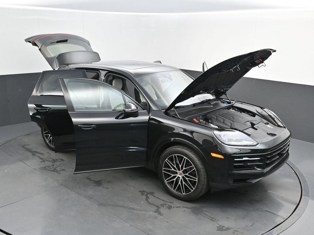 Certified 2026 Porsche Cayenne AWD/4WD image 47