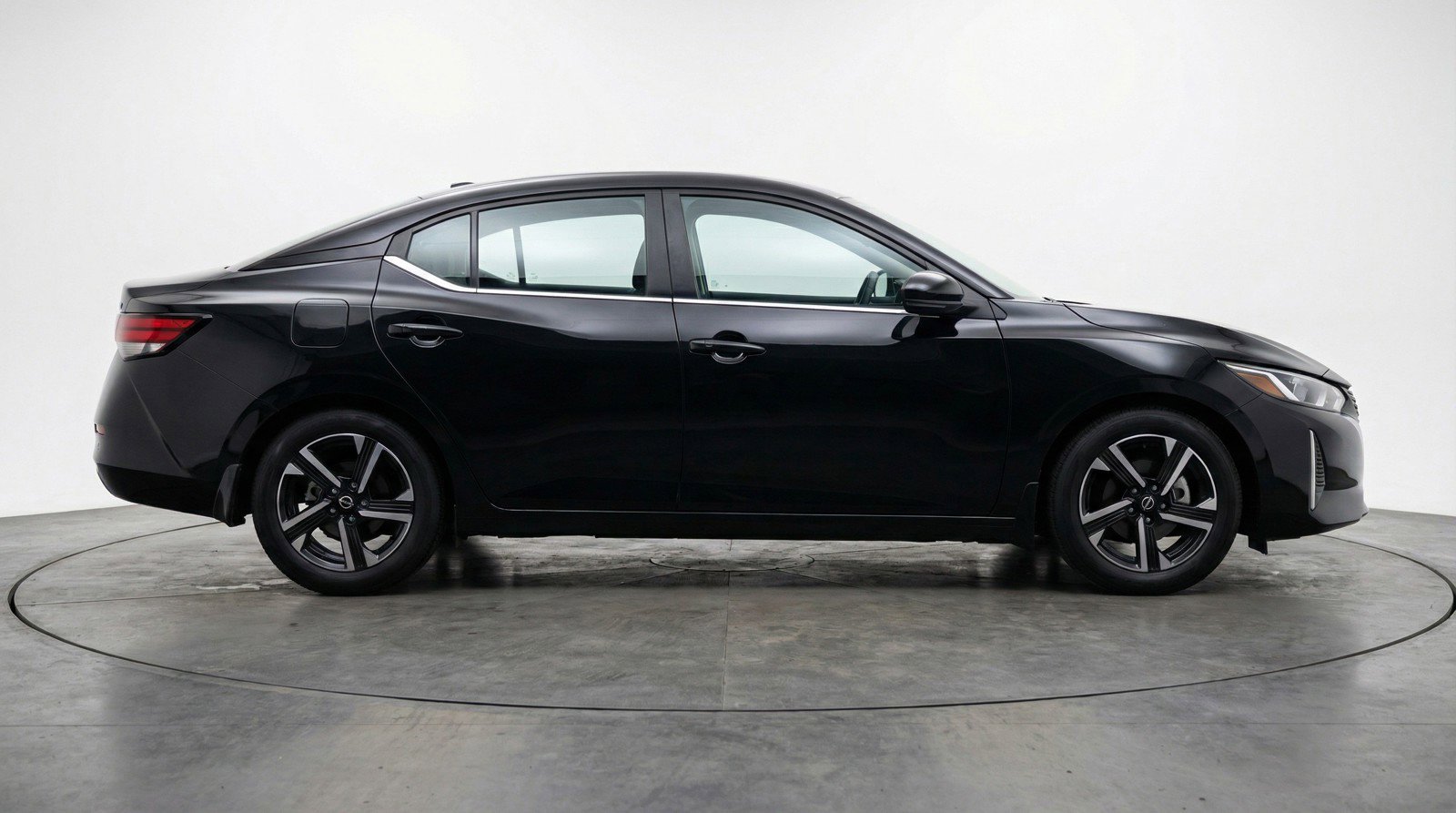 Used 2025 Nissan Sentra SV FWD image 11
