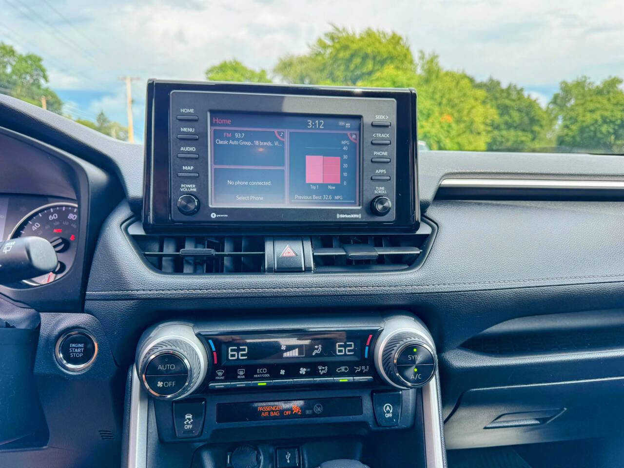Used 2020 Toyota RAV4 XLE image 16
