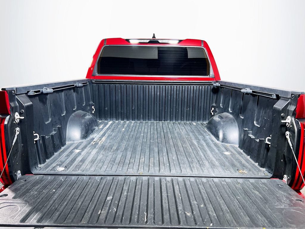Used 2022 Toyota Tundra SR5 w/ SR5 Convenience Package AWD/4WD image 21