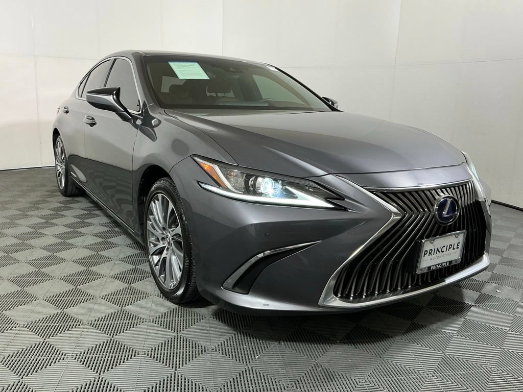 Used 2020 Lexus ES 300h w/ Premium Package FWD image 4