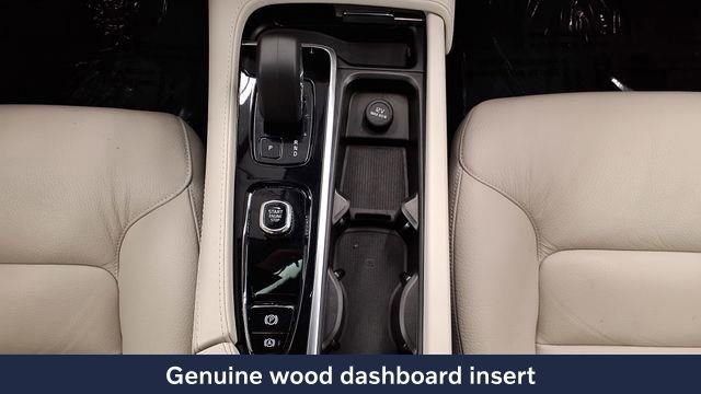 Used 2024 Volvo XC90 B5 Plus w/ Protection Package Premier image 33