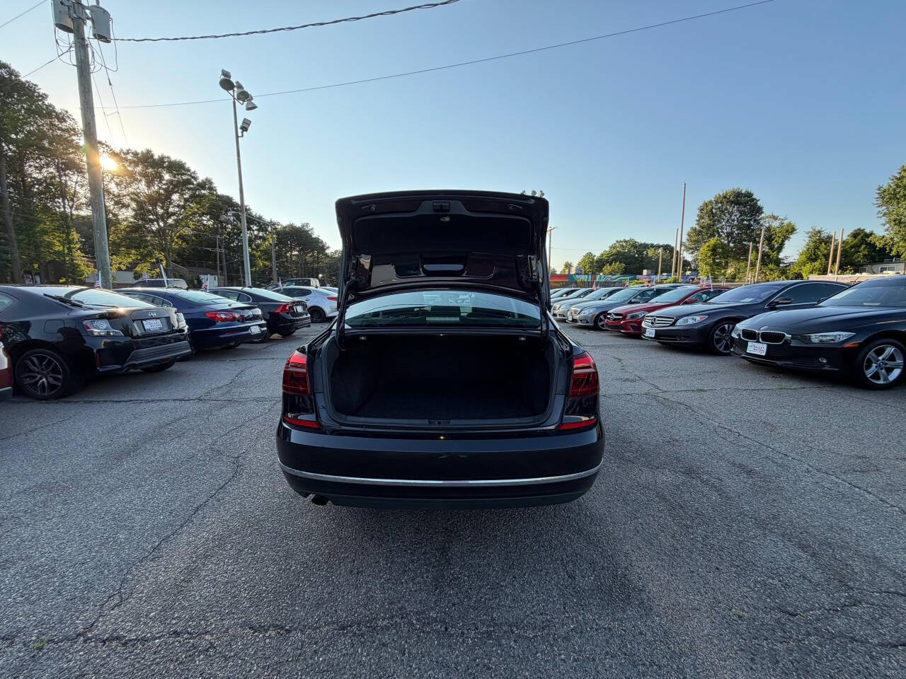 Used 2019 Volkswagen Passat 2.0T Wolfsburg FWD image 19