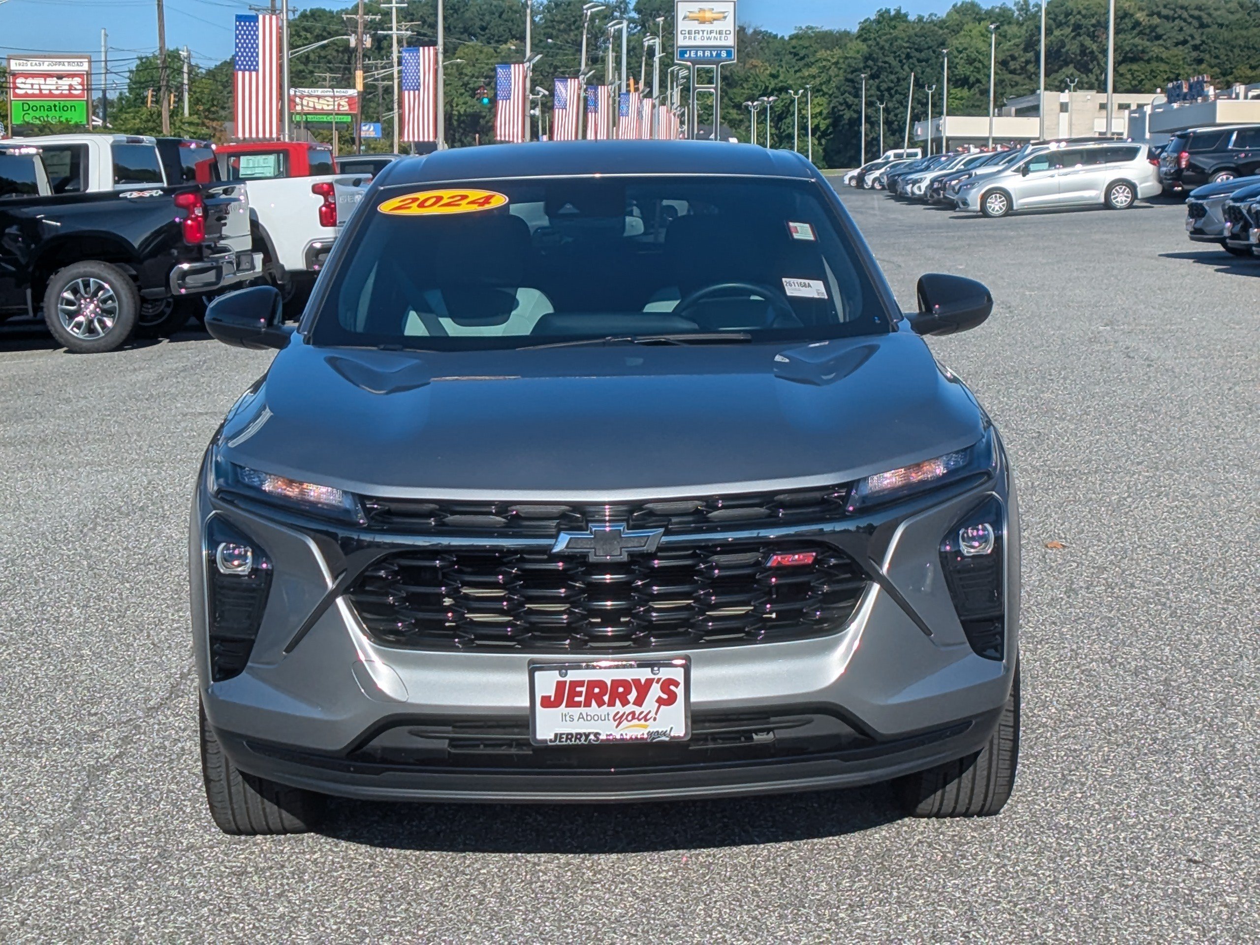 Used 2024 Chevrolet Trax RS w/ Driver Confidence Package FWD image 2