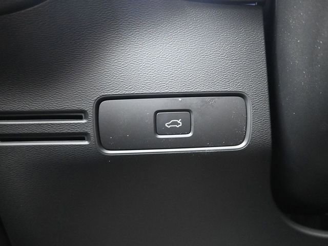 New 2026 Volvo XC40 B5 Plus w/ Protection Package Premier image 28