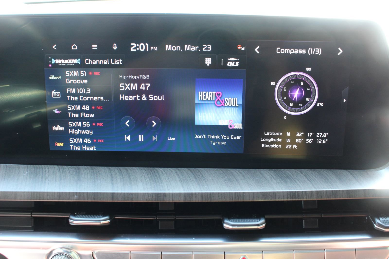 Certified 2024 Kia Telluride SX Prestige w/ Towing Package image 31