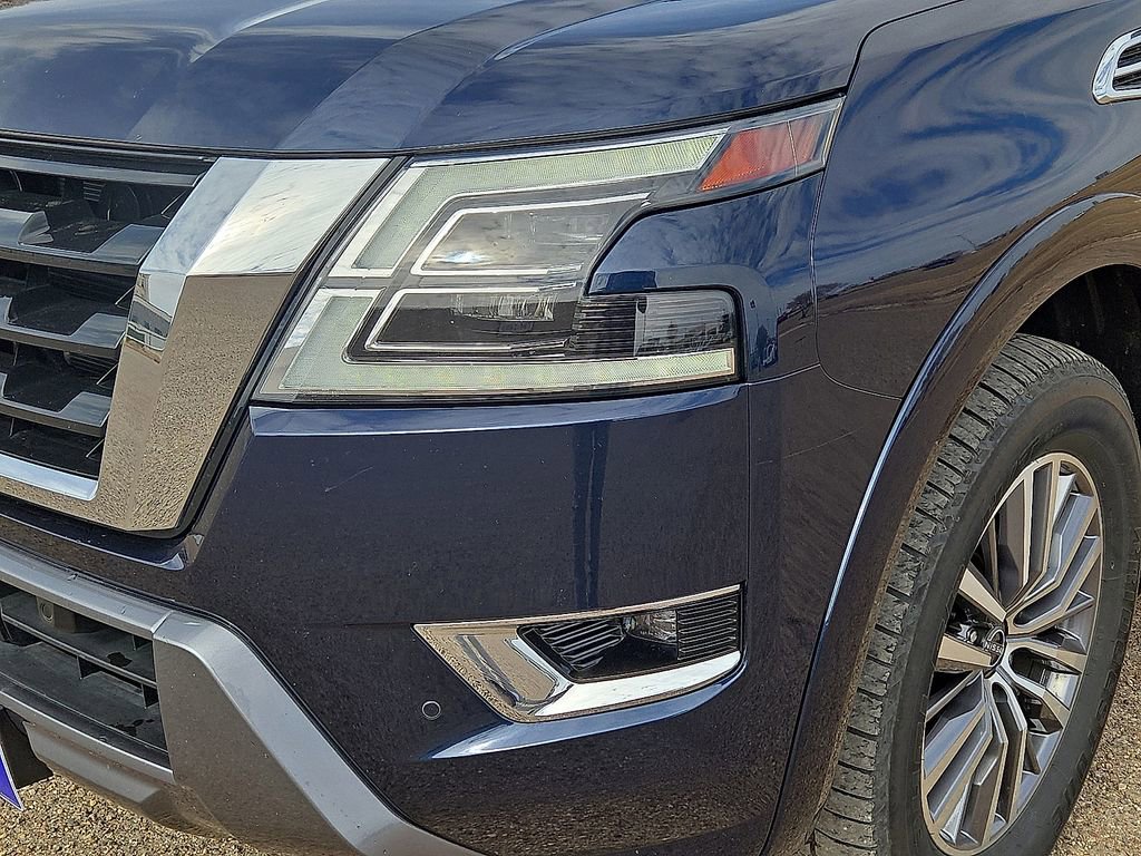 Used 2024 Nissan Armada SL image 10