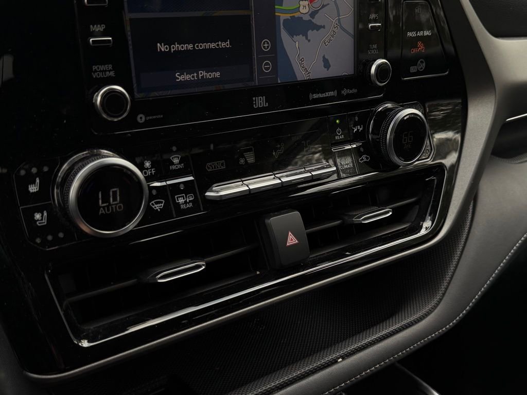 Used 2020 Toyota Highlander Limited image 20