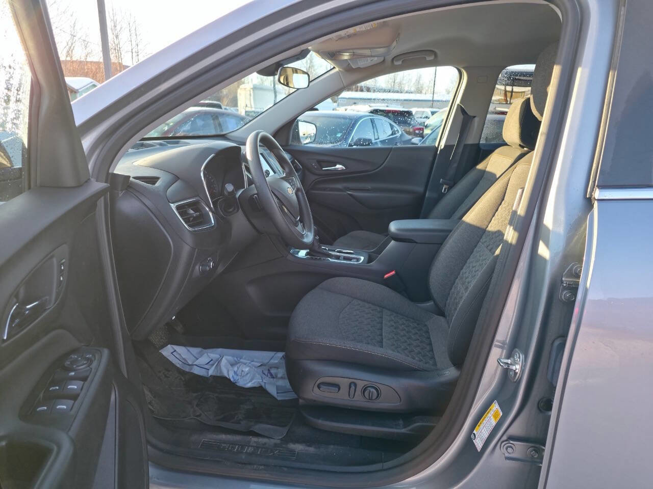 Used 2023 Chevrolet Equinox LT w/ LPO, Floor Liner Package AWD/4WD image 5
