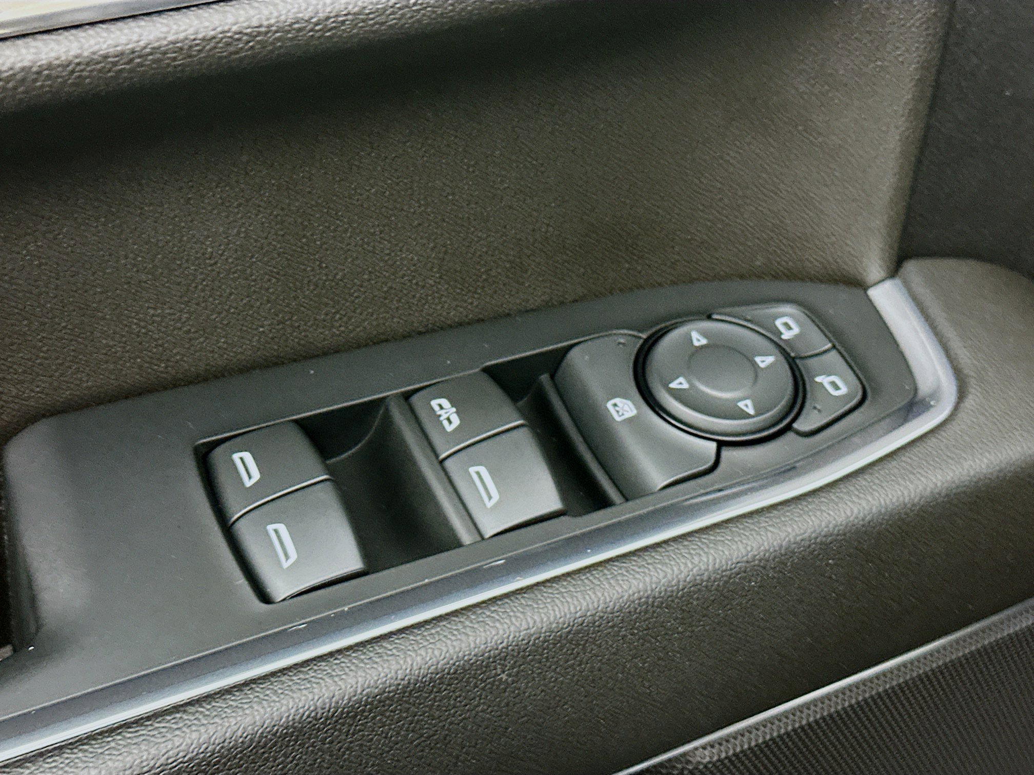 Used 2022 Chevrolet Silverado 1500 LT image 15