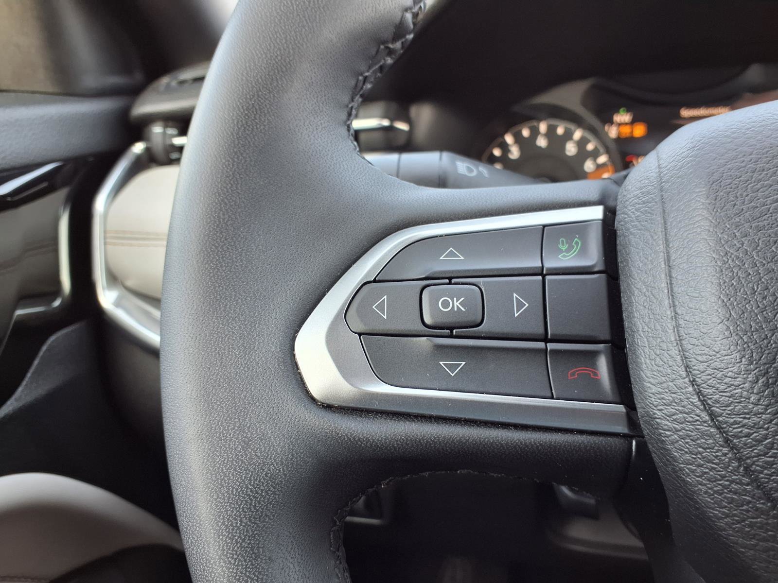 Used 2023 Jeep Compass Limited image 15